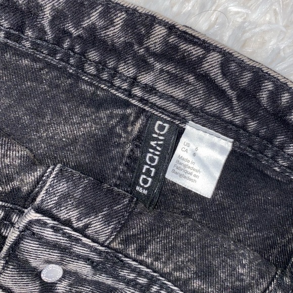 NEW Super Cute Denim Washed Out Black Short Skirt H&M with Buttons - Picture 7 of 7
